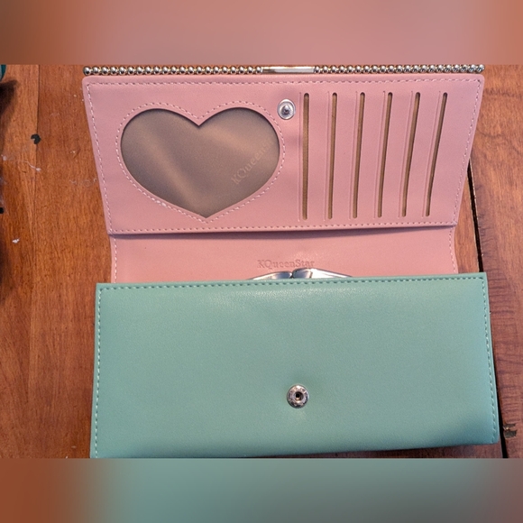 KQueen Star Wallet - Picture 2 of 5